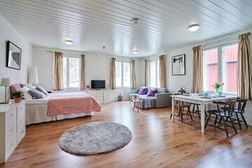 Фото номера Улучшенный номер-студио Мини-отель Hotel Villa Molnby г. Порвоо 2